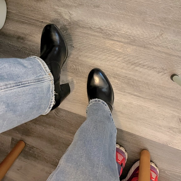 ✨Classy Booties✨ Size 5.5 - Picture 1 of 4